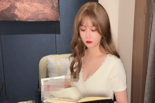 shirakami sakka jav Đang ngon giấc thì anh sờ bướm nhét cu vào lồn